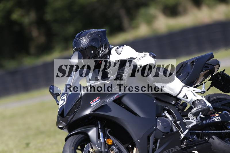 /Archiv-2025/48 25.08.2025 Cornu Master School ADR/gruen-vert/75